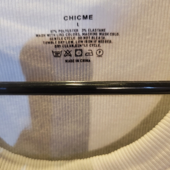 Chic White Ribbed Tank Top - Picture 4 of 4